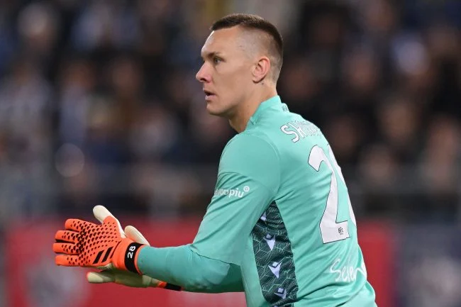 Łukasz Skorupski broniący bramki